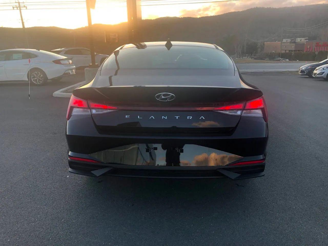 2021 Hyundai Elantra Essential-3
