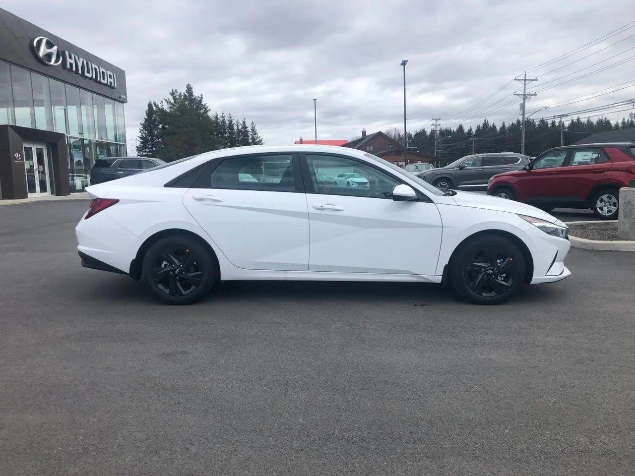 2021 Hyundai Elantra Preferred-1