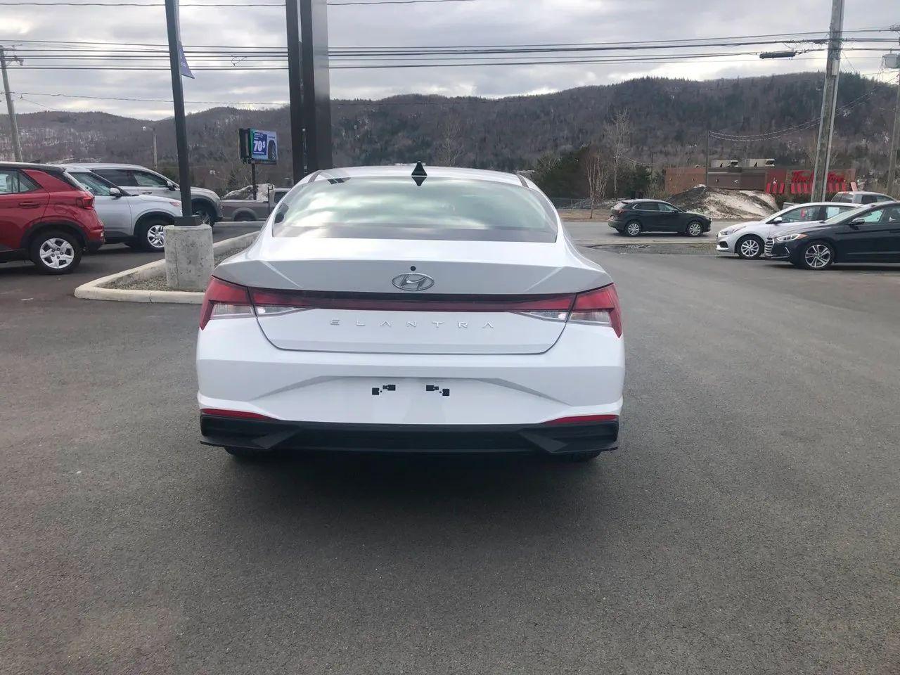 2021 Hyundai Elantra Preferred-3