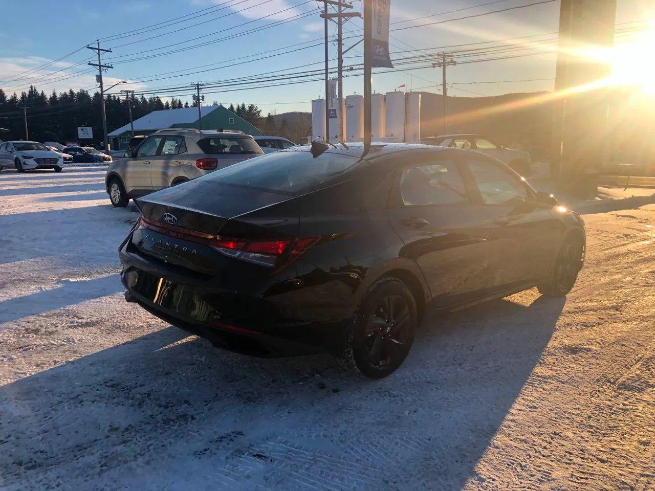 2021 Hyundai Elantra Preferred-2