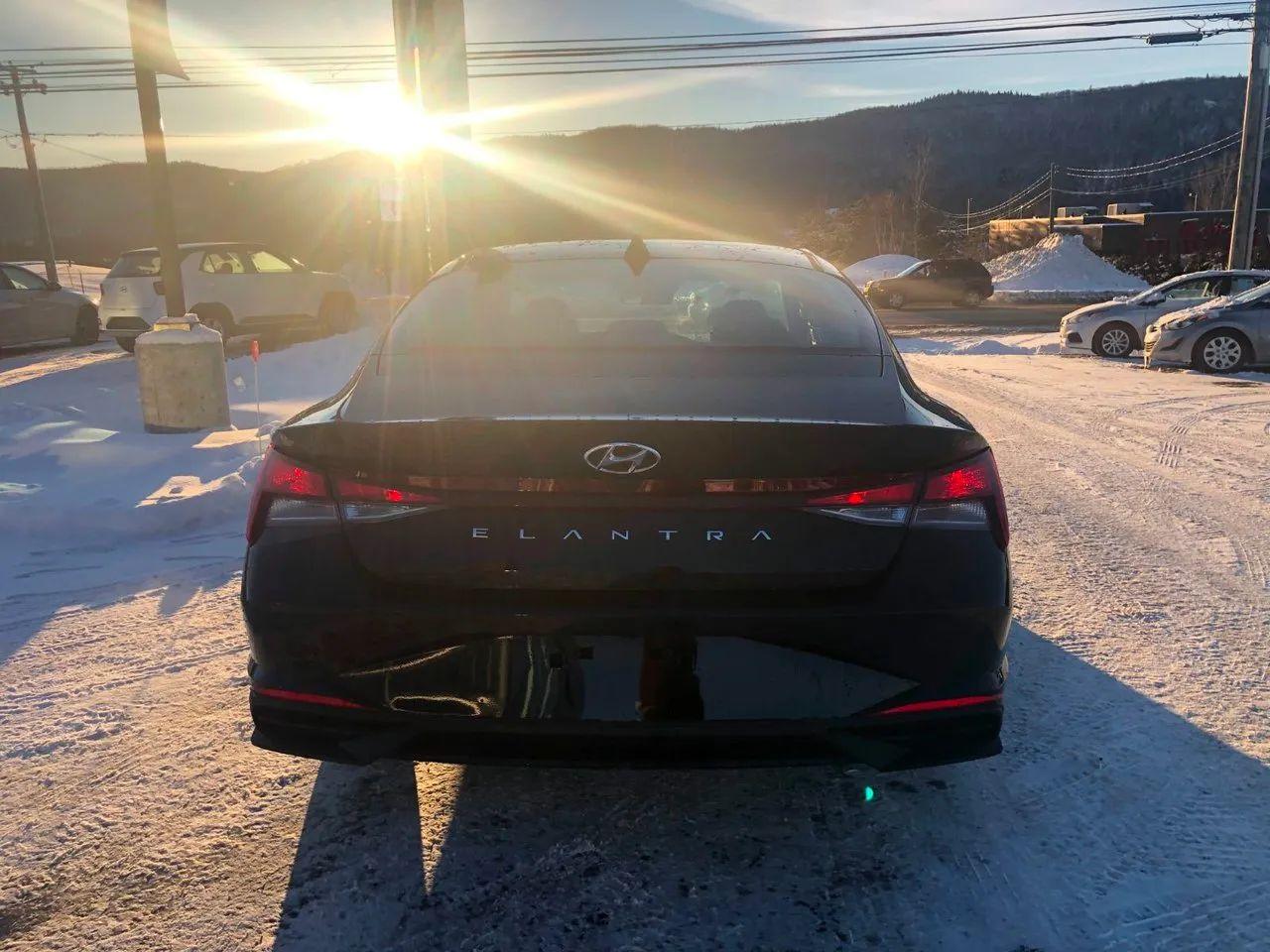 2021 Hyundai Elantra Preferred-3