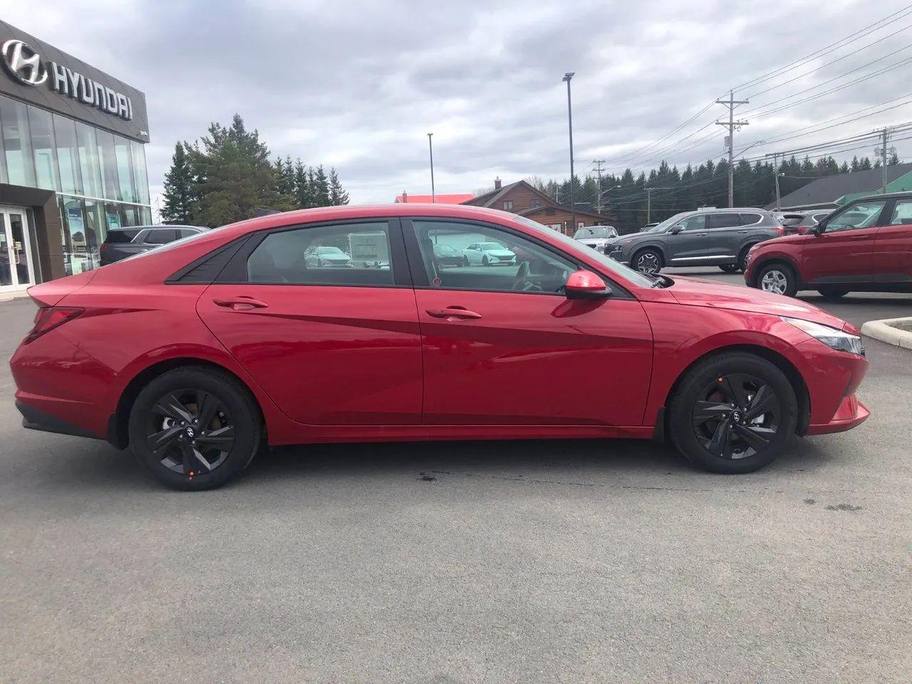 2021 Hyundai Elantra Preferred-1
