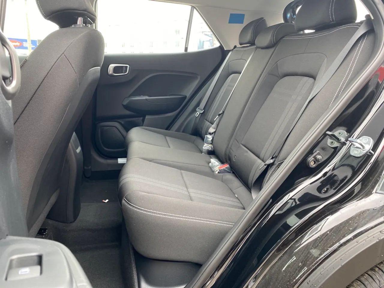 2021 Hyundai Venue Trend-4