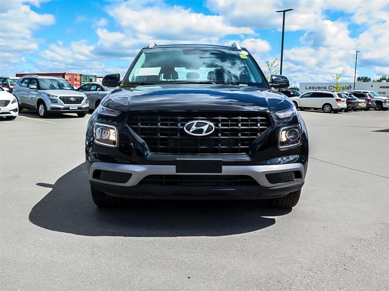 2021 Hyundai Venue Trend-1