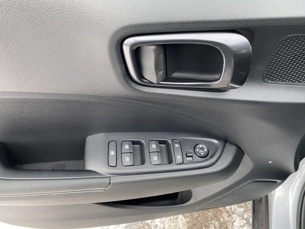 2021 Hyundai Venue ULTIMATE-2