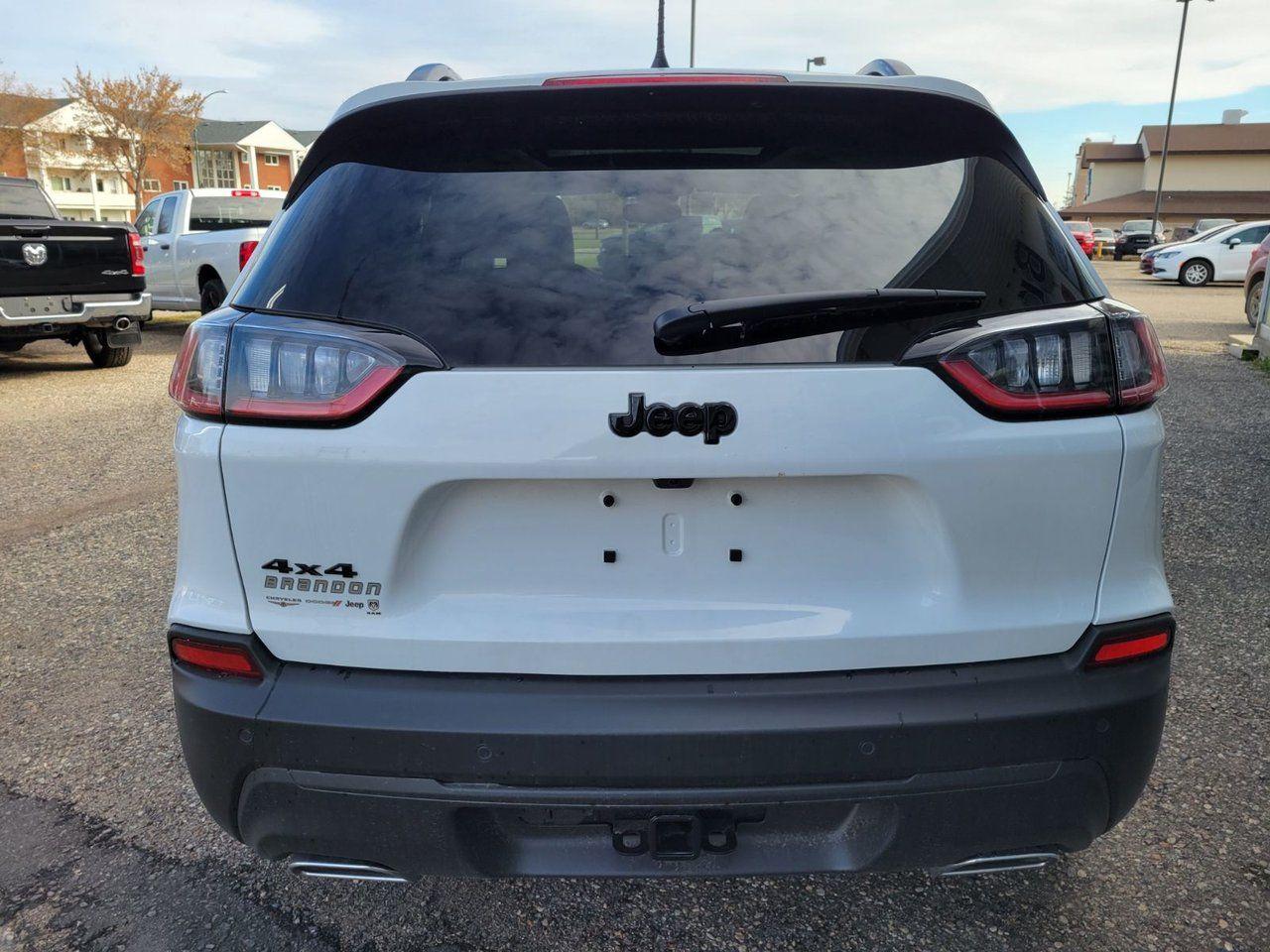 2021 Jeep Cherokee Altitude-3