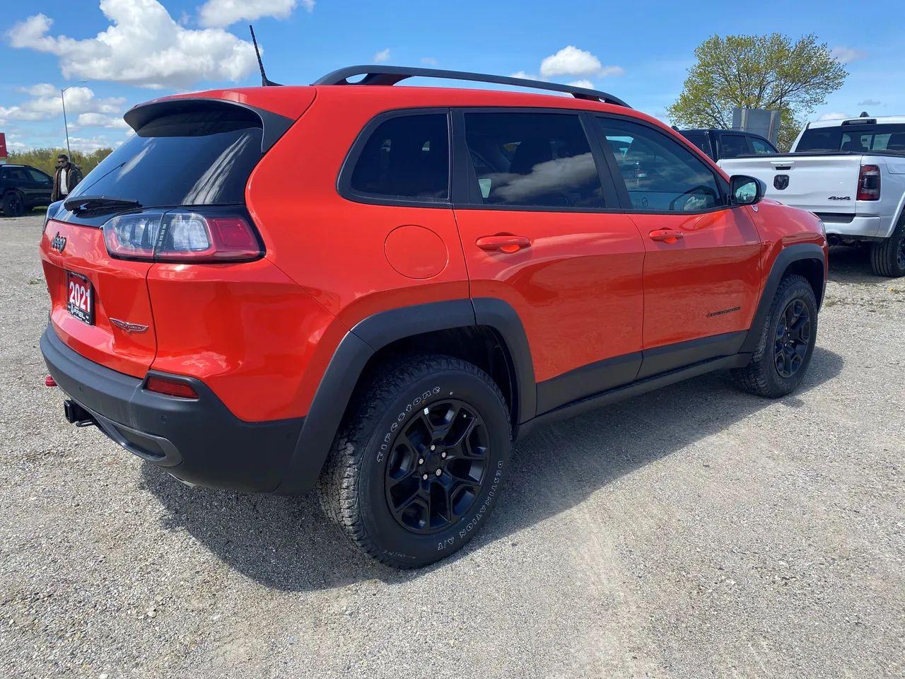 2021 Jeep Cherokee Trailhawk-2
