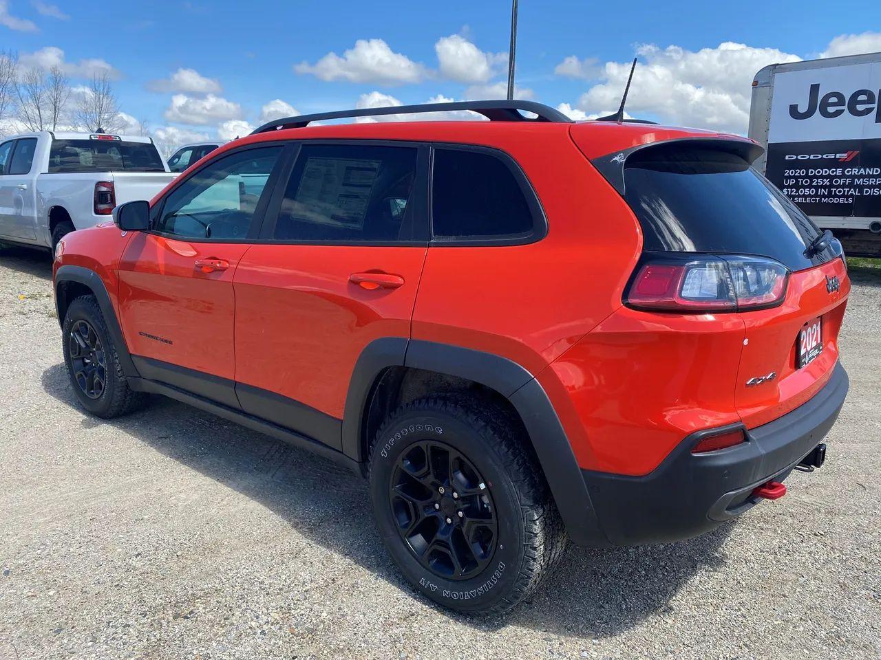 2021 Jeep Cherokee Trailhawk-3
