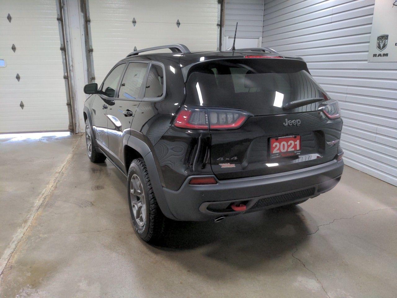 2021 Jeep Cherokee Trailhawk-2