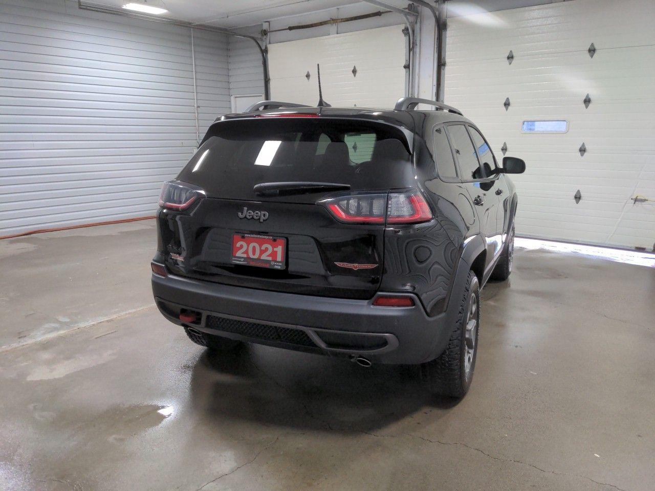 2021 Jeep Cherokee Trailhawk-3