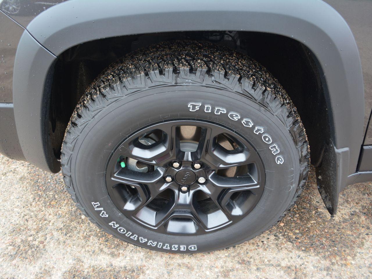 2021 Jeep Cherokee Trailhawk-3