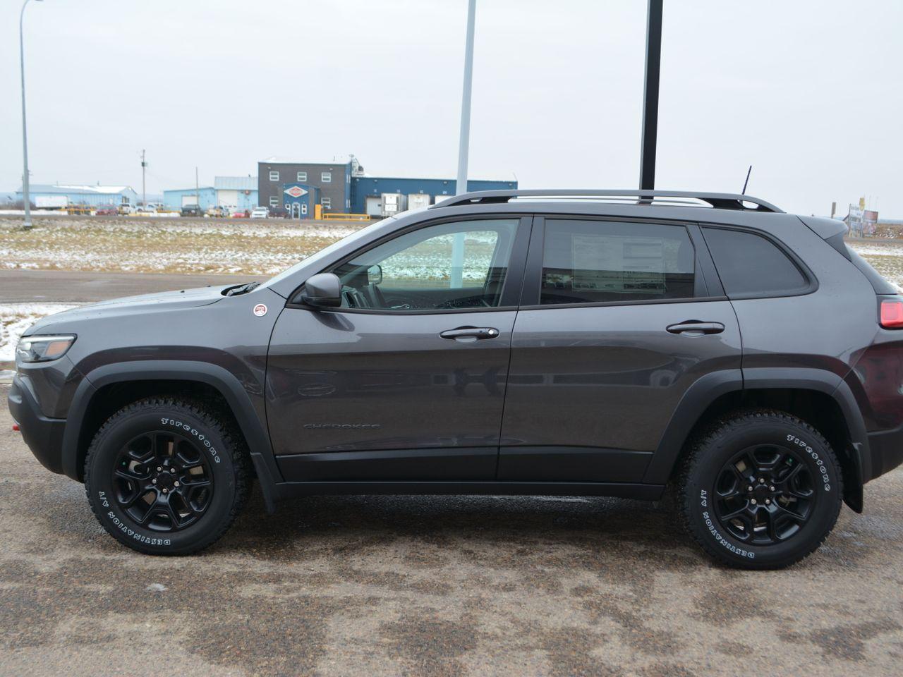 2021 Jeep Cherokee Trailhawk-4