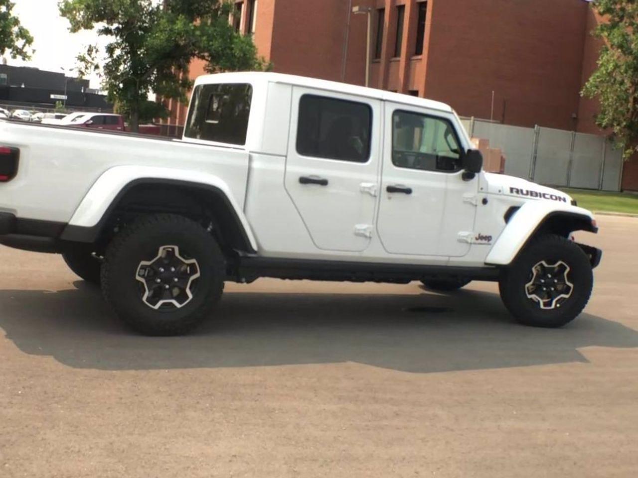 2021 Jeep Gladiator -1