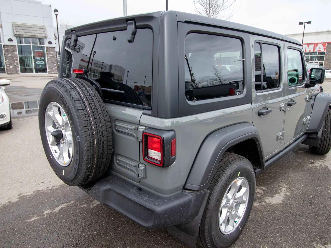 2021 Jeep Wrangler Islander-3