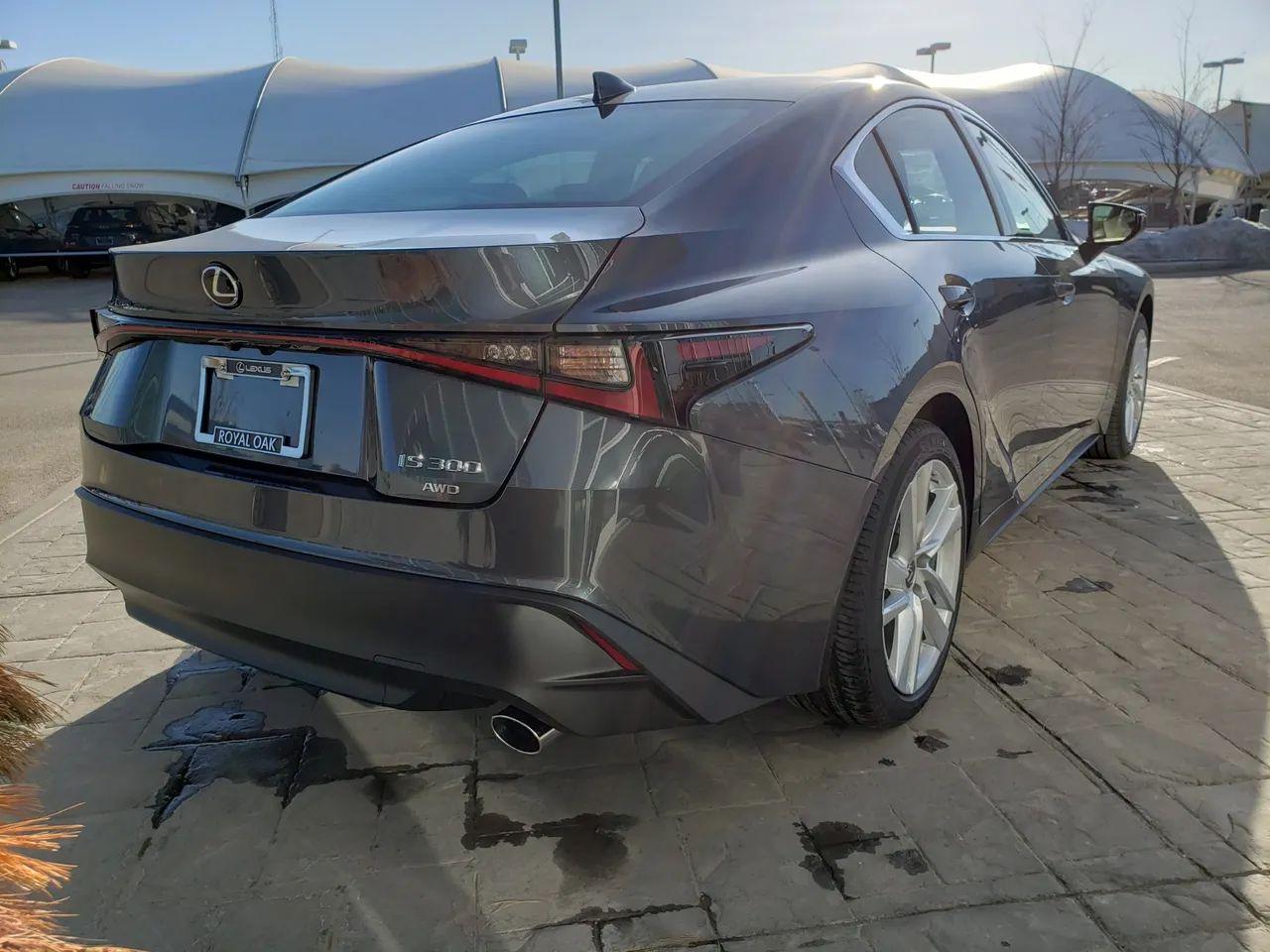2021 Lexus IS Base-3