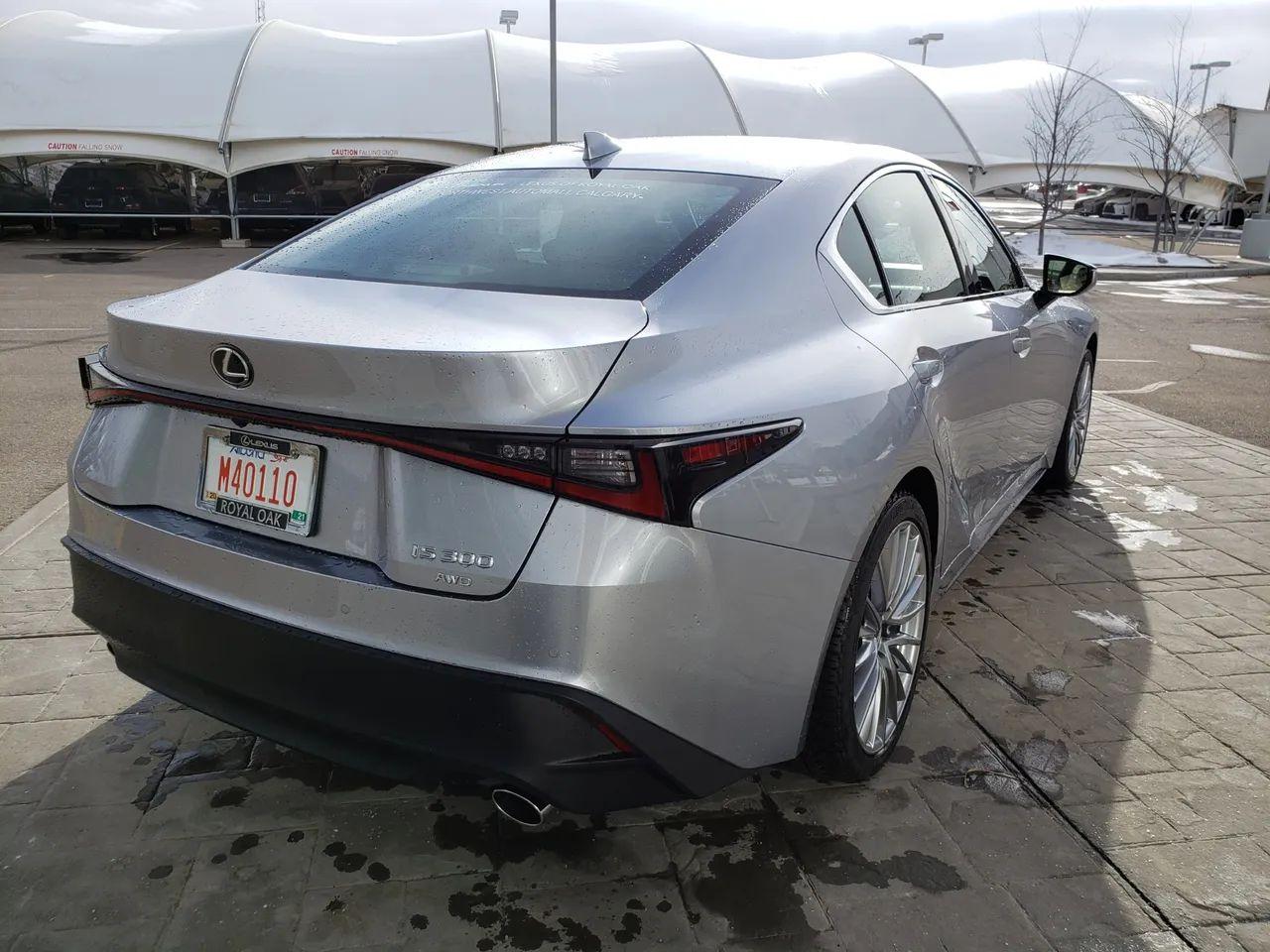 2021 Lexus IS Base-3