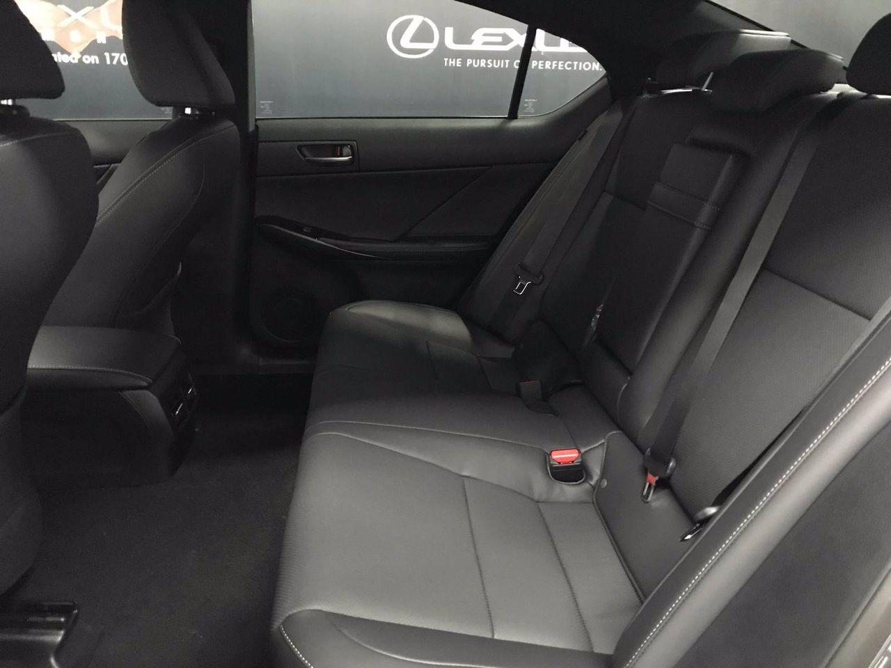 2021 Lexus IS -4