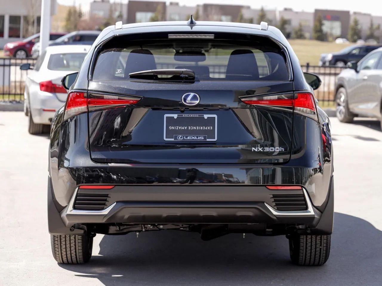 2021 Lexus NX 300h Executive-4