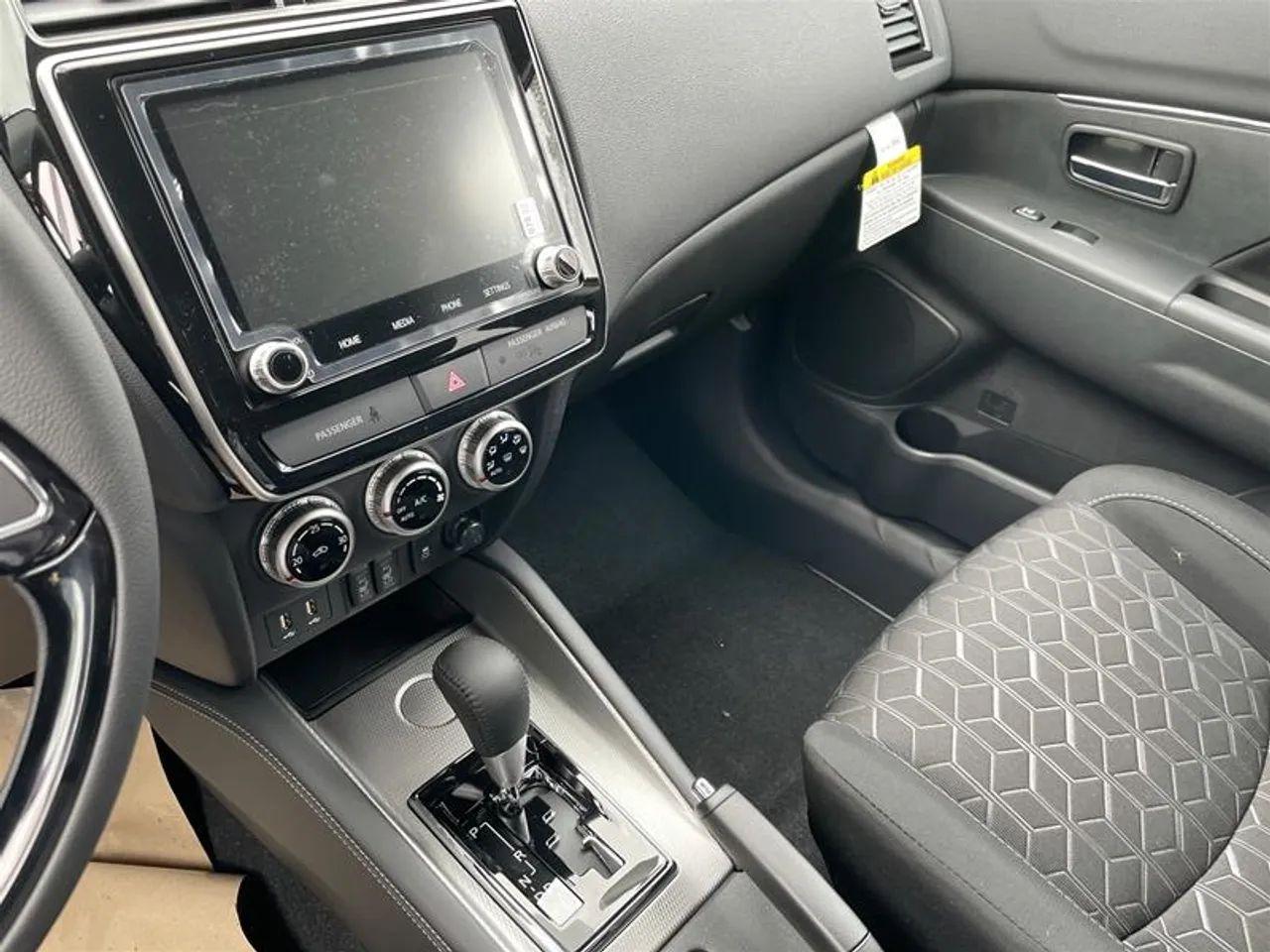 2021 Mitsubishi RVR SE-3