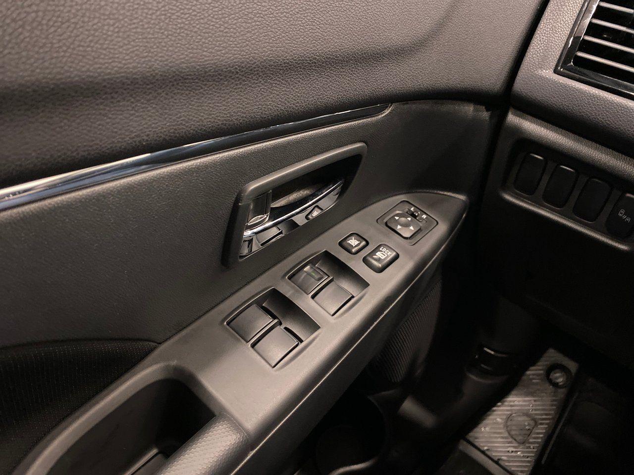 2021 Mitsubishi RVR SE-3