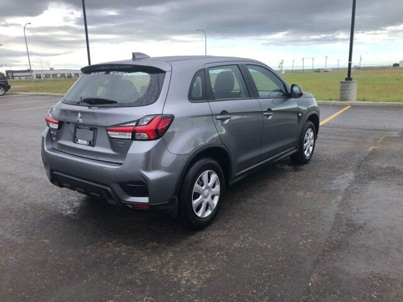 2021 Mitsubishi RVR SE-4