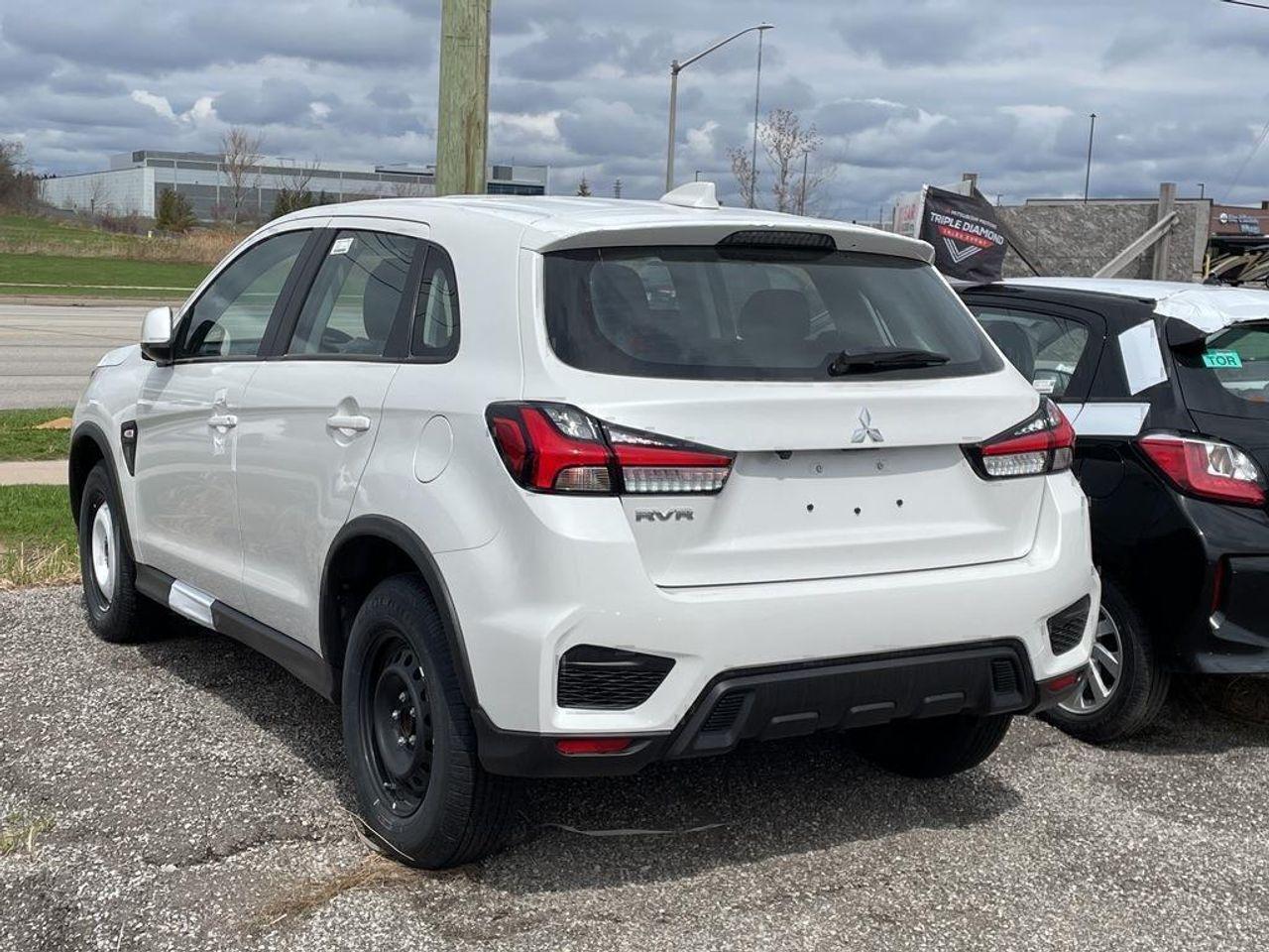 2021 Mitsubishi RVR SE-4