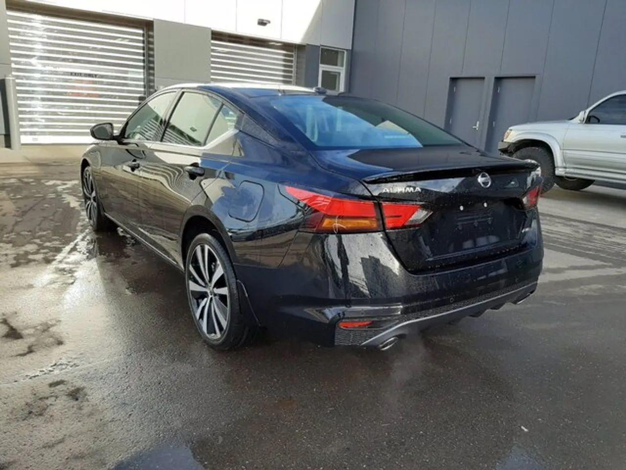 2021 Nissan Altima 2.5-1