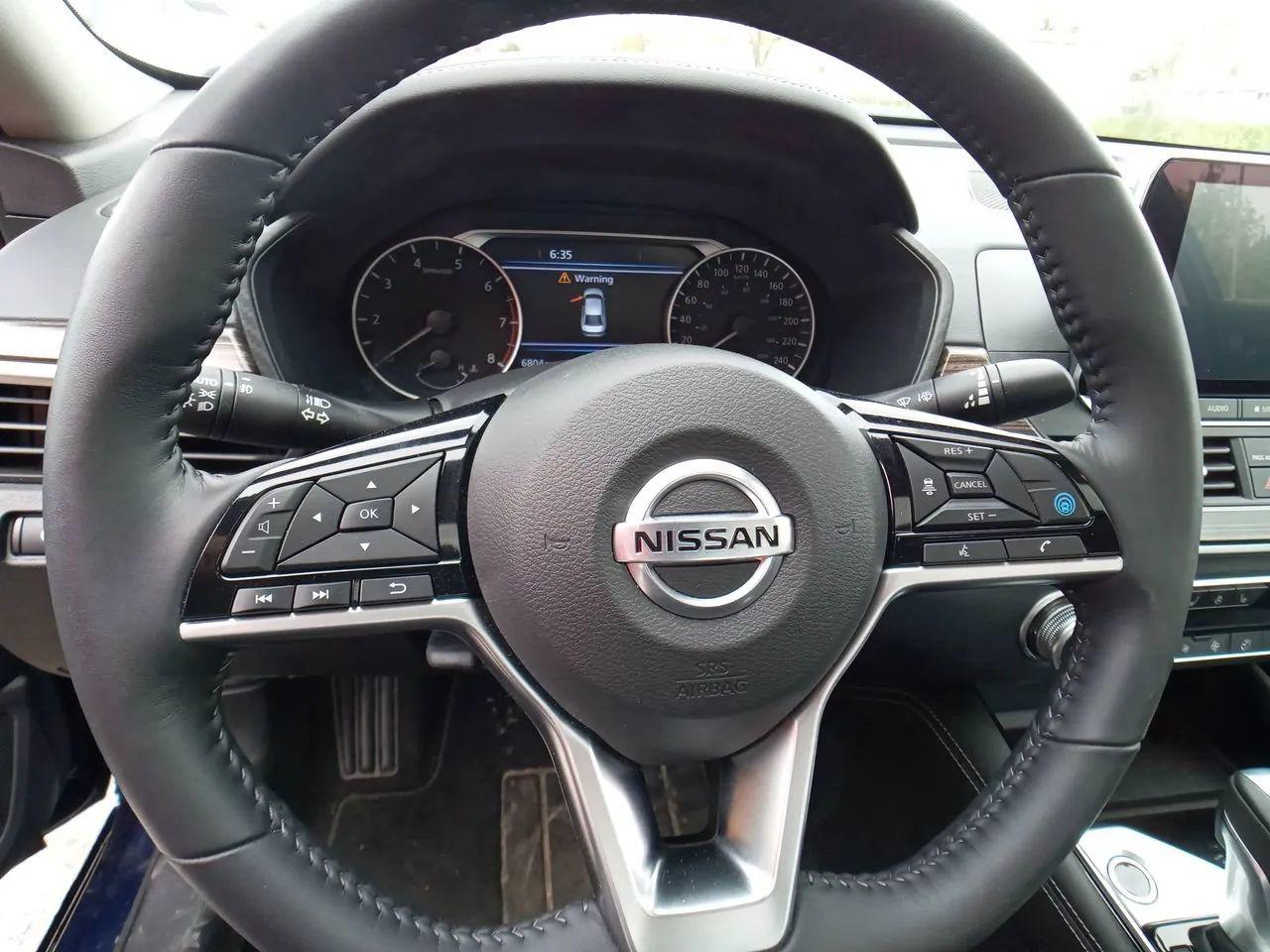 2021 Nissan Altima Platinum-2