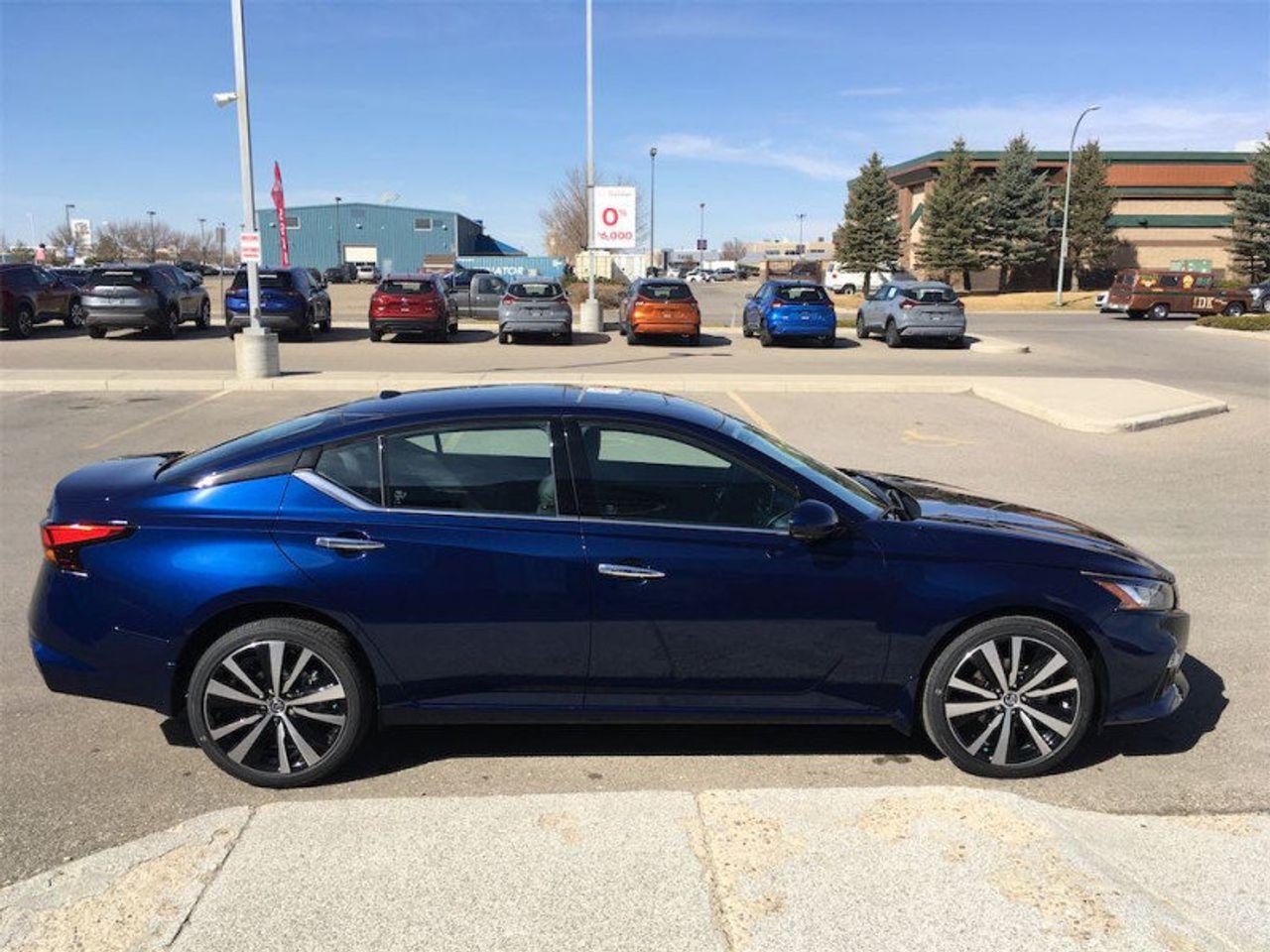 2021 Nissan Altima Platinum-2