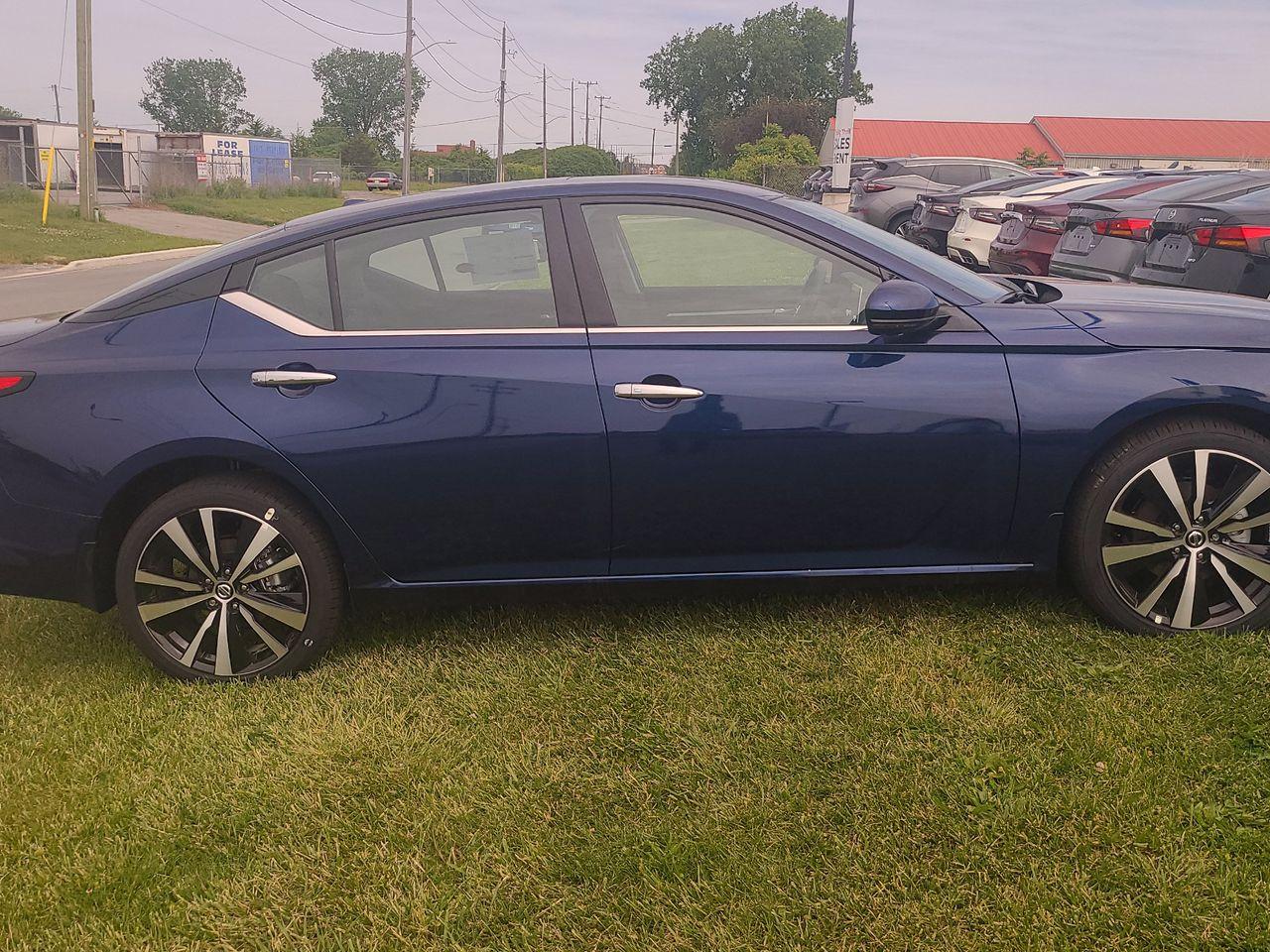 2021 Nissan Altima Platinum-3