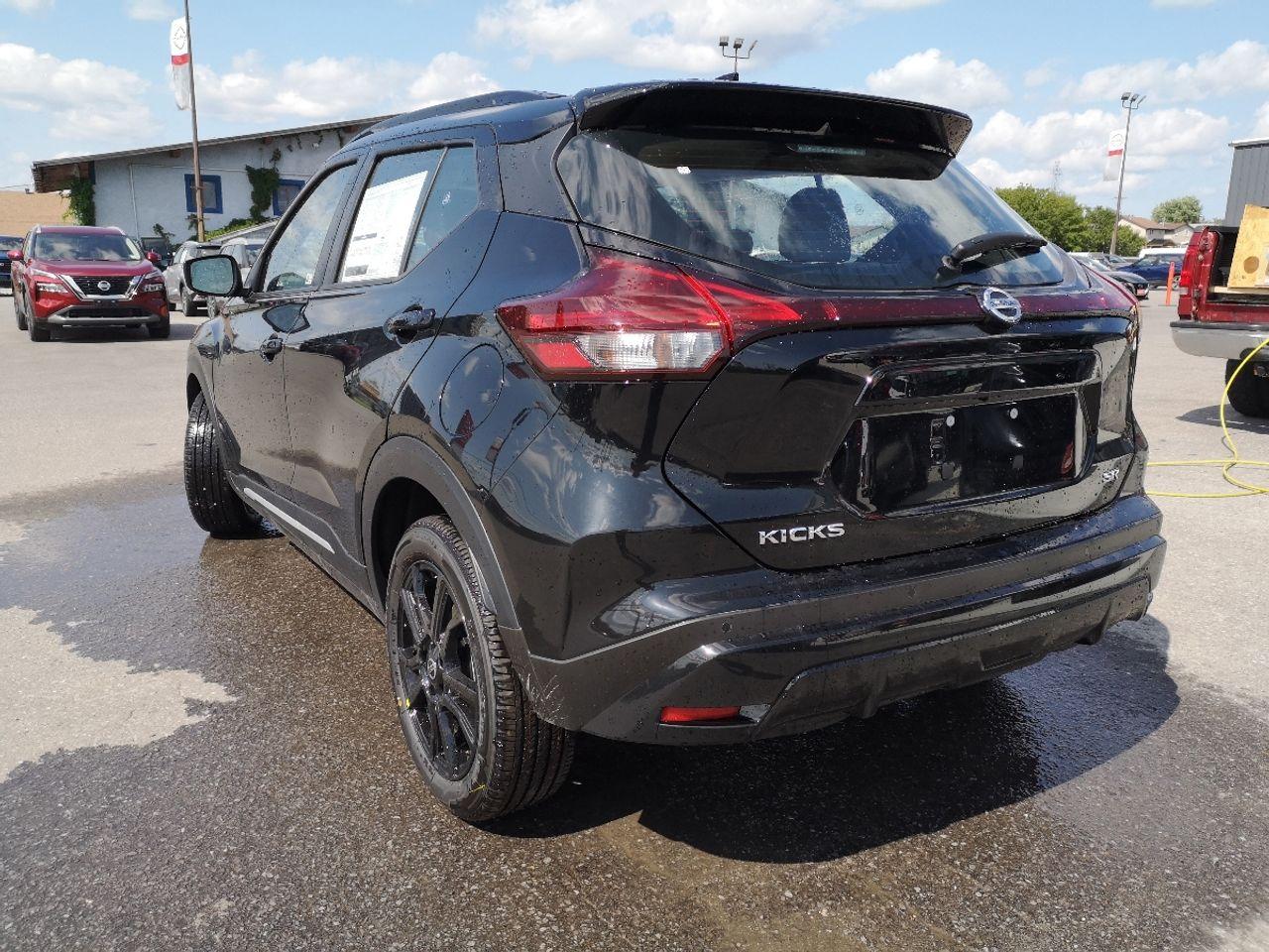 2021 Nissan Kicks SR-3
