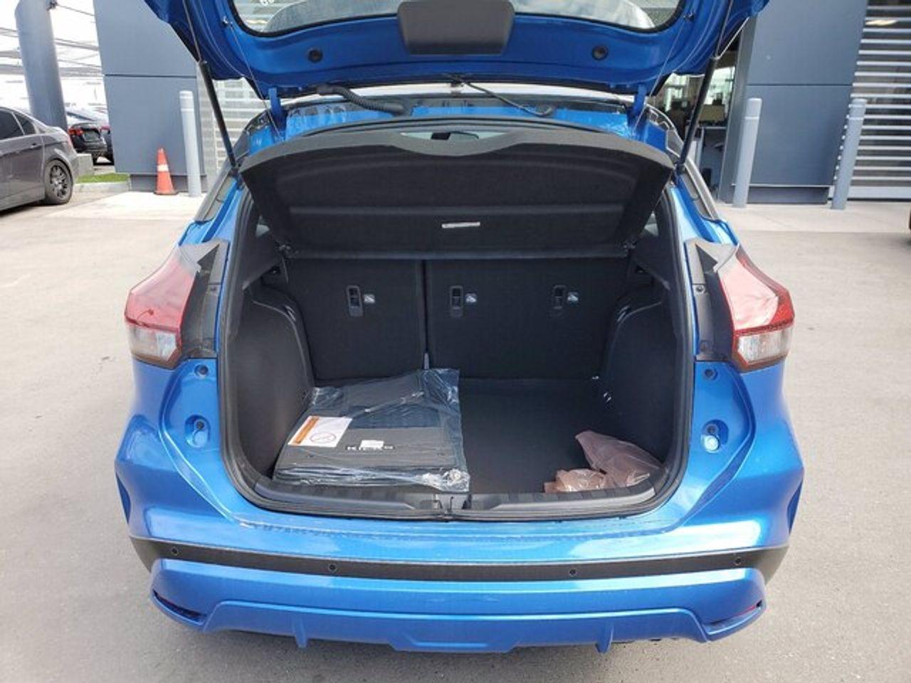 2021 Nissan Kicks SR-3