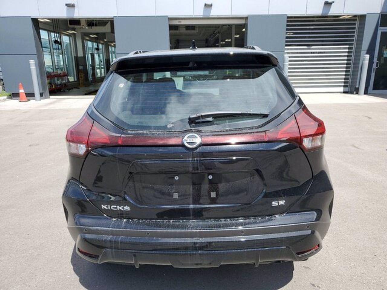 2021 Nissan Kicks SR-2