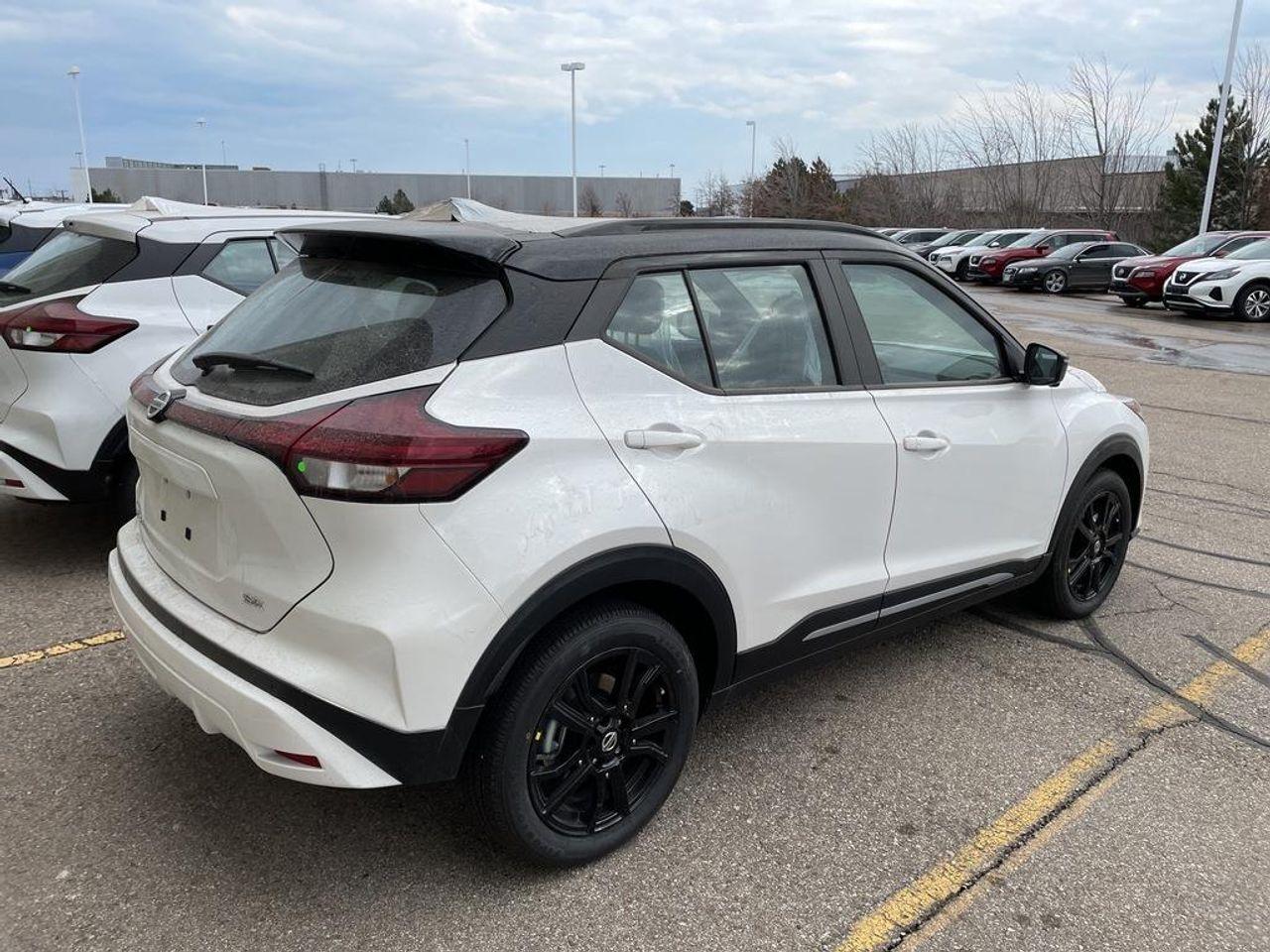 2021 Nissan Kicks SR-4