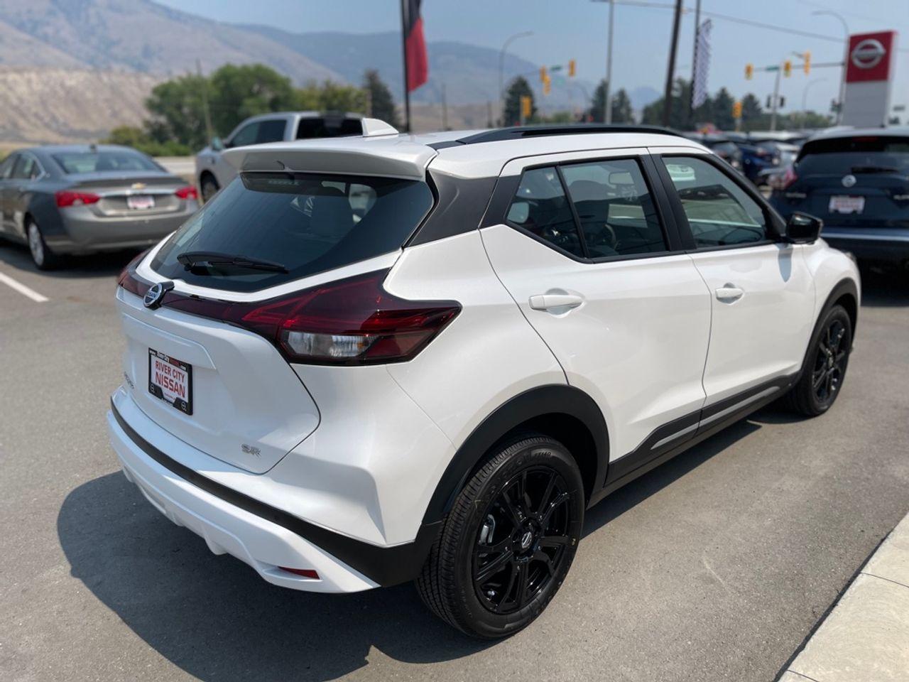 2021 Nissan Kicks SR-4