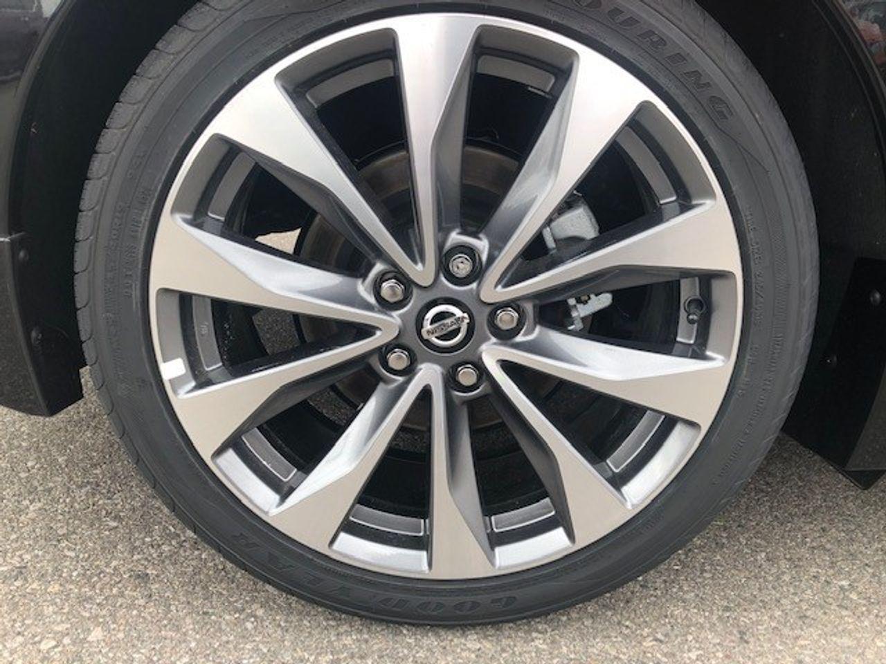 2021 Nissan Maxima Platinum-4