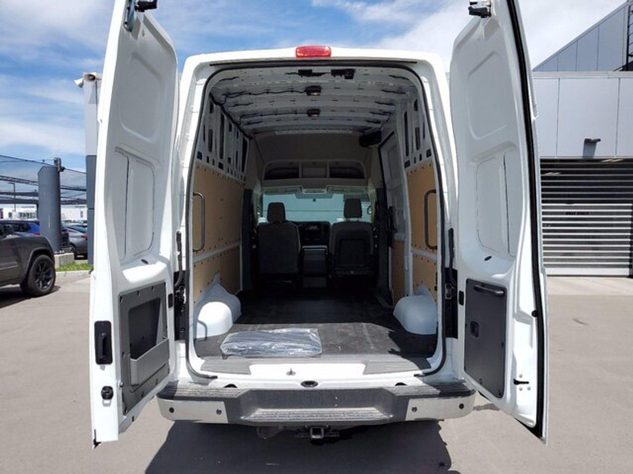 2021 Nissan NV Cargo SV-3