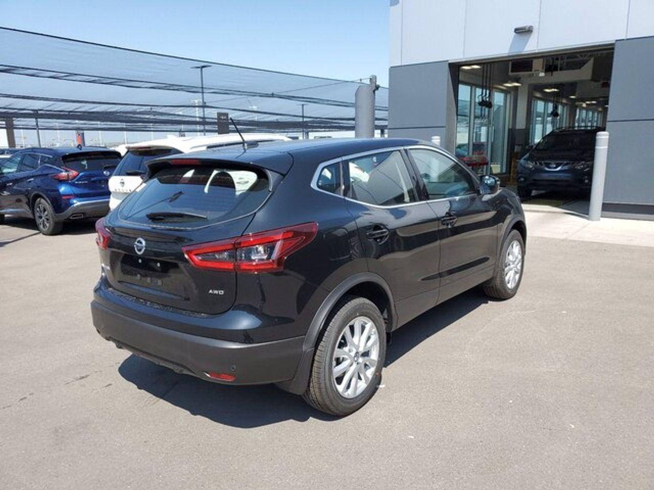 2021 Nissan Qashqai S-4