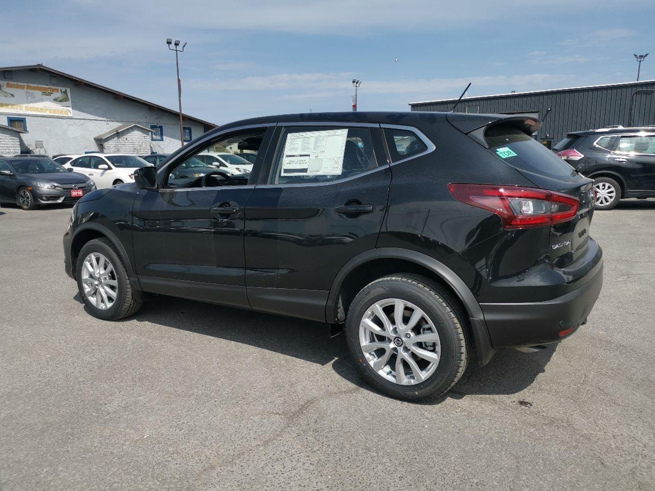 2021 Nissan Rogue Sport S-4