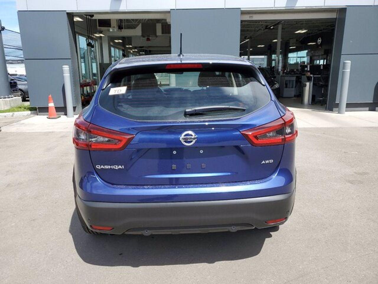 2021 Nissan Rogue Sport S-2