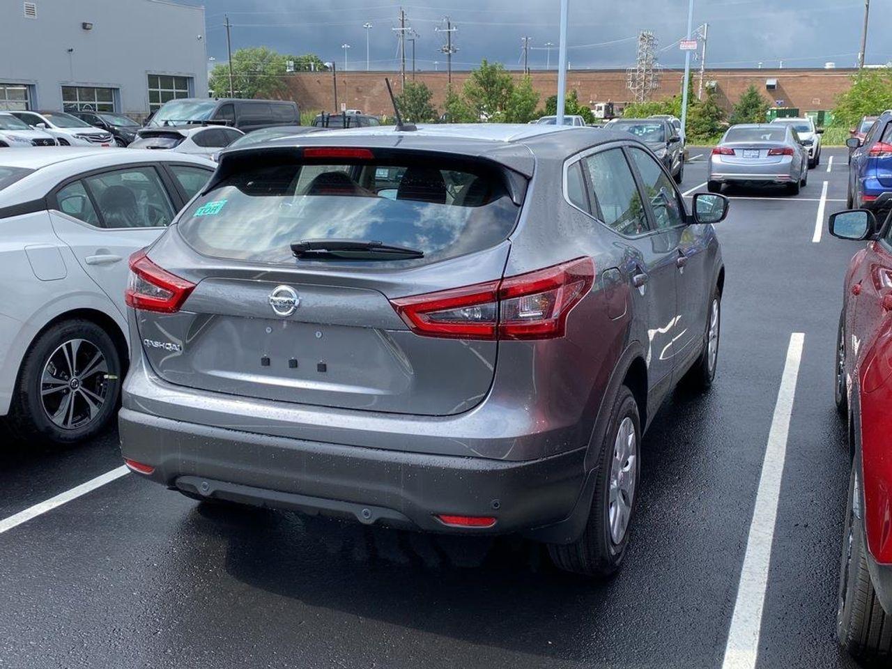 2021 Nissan Rogue Sport S-3