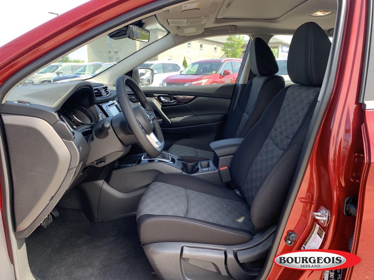 2021 Nissan Rogue Sport SV-3