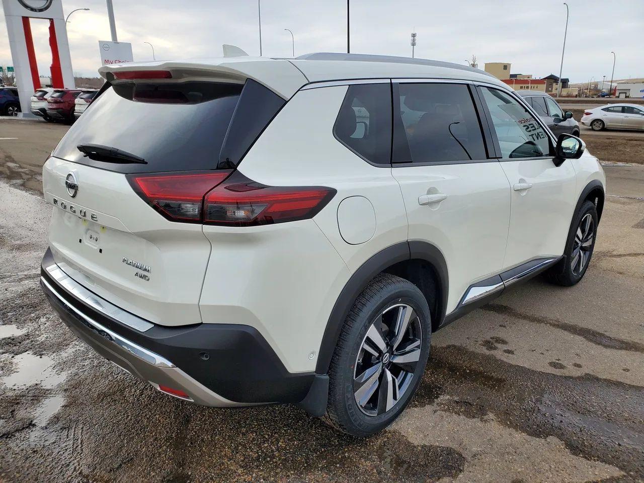 2021 Nissan Rogue Platinum-2