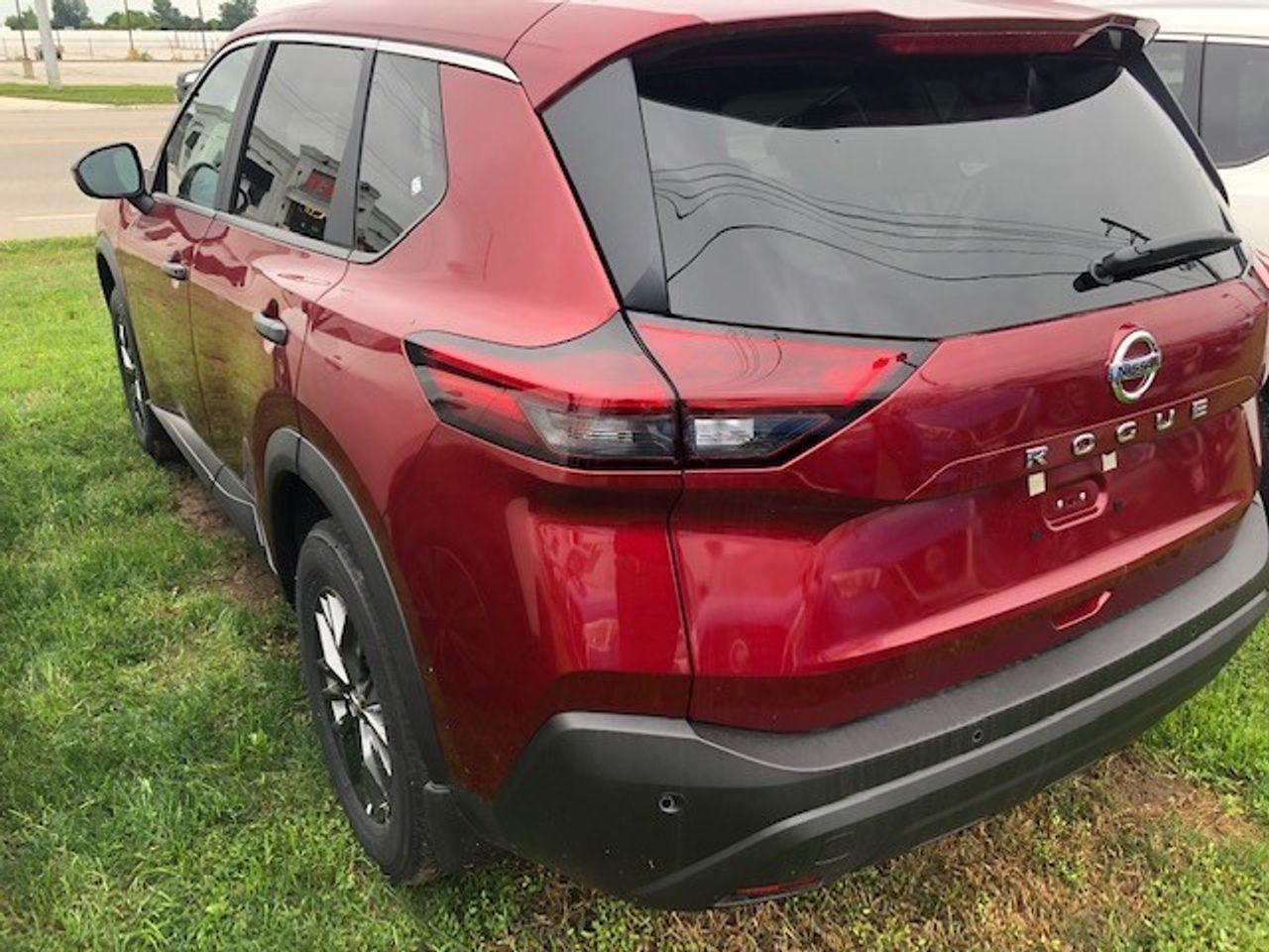 2021 Nissan Rogue S-4
