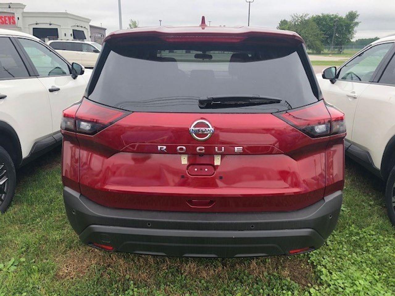 2021 Nissan Rogue S-4