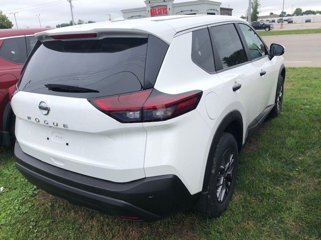 2021 Nissan Rogue S-4