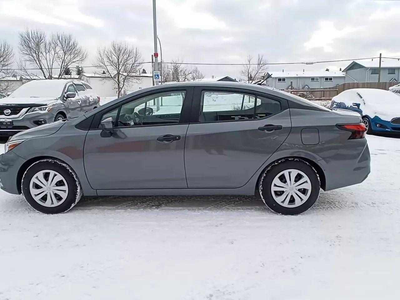 2021 Nissan Versa Grade S-4
