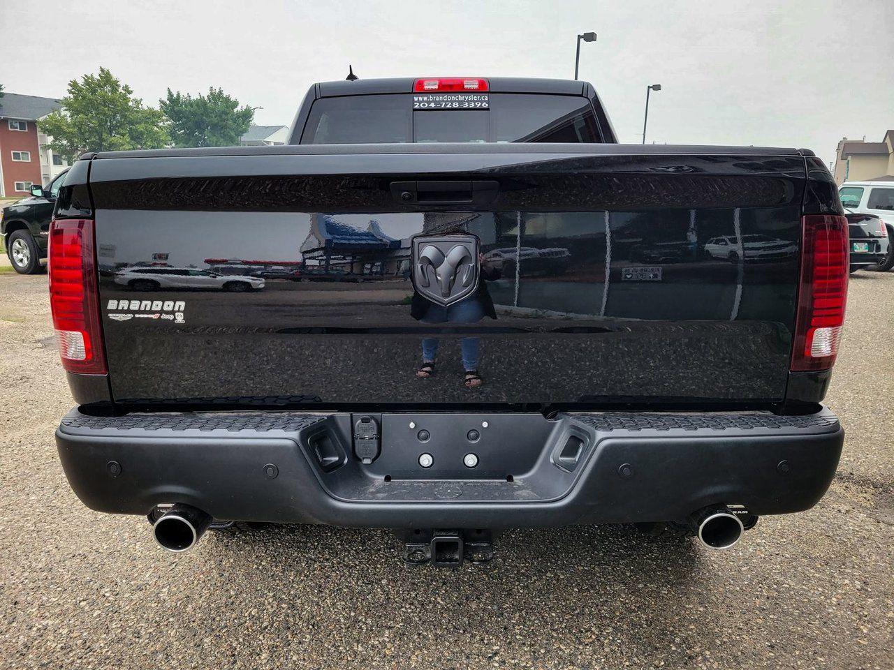 2021 Ram 1500 Classic Warlock-3