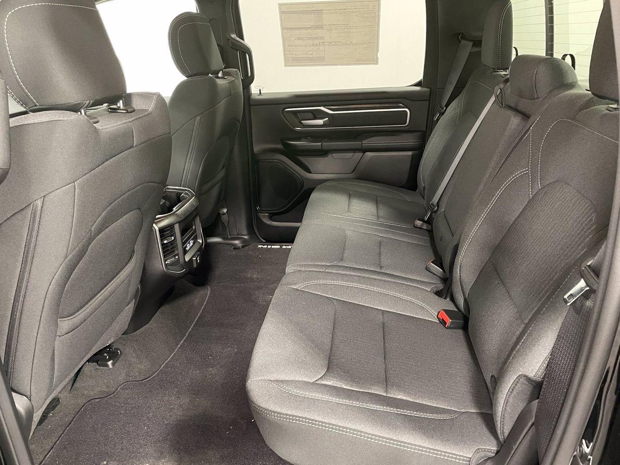 2021 Ram 1500 Big Horn-4