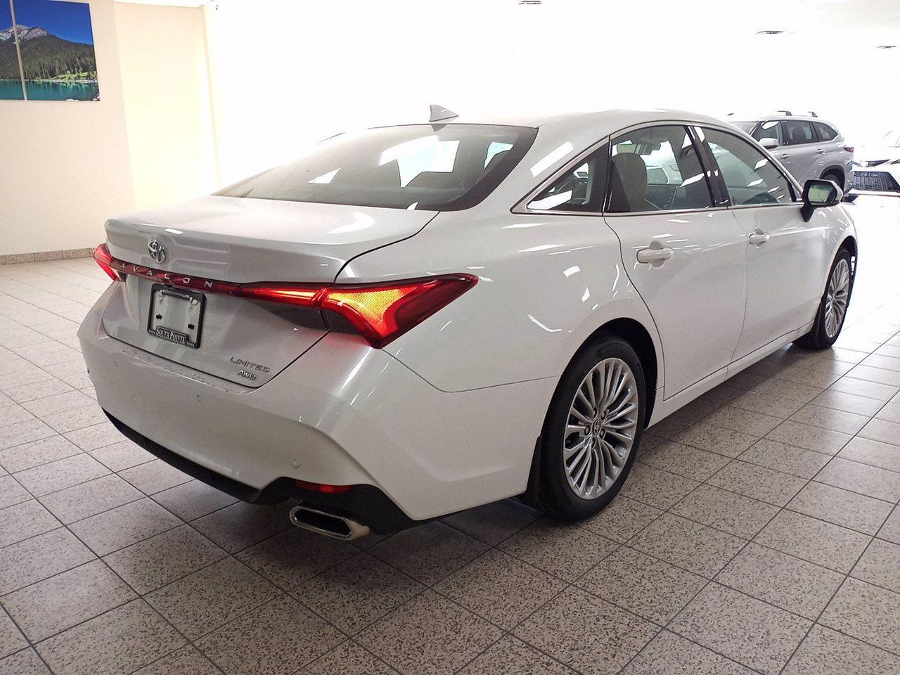 2021 Toyota Avalon Limited-3